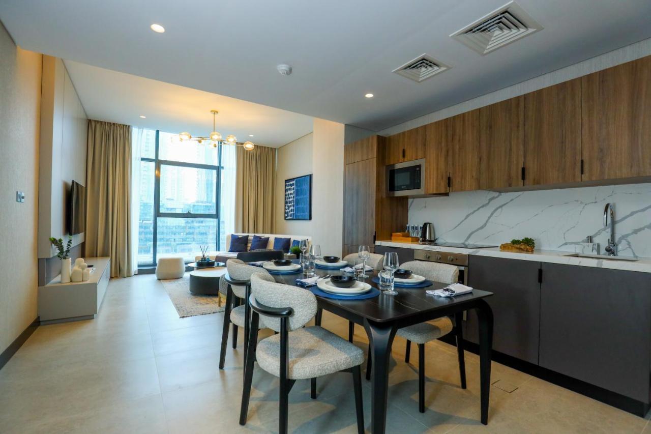Hotel Charthouse Bahrain Manama Exterior foto A typical apartment